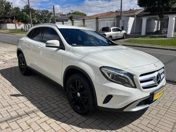 MERCEDES-BENZ GLA 200 1.6 CGI ADVANCE 16V TURBO FLEX 4P AUTOMÁTICO